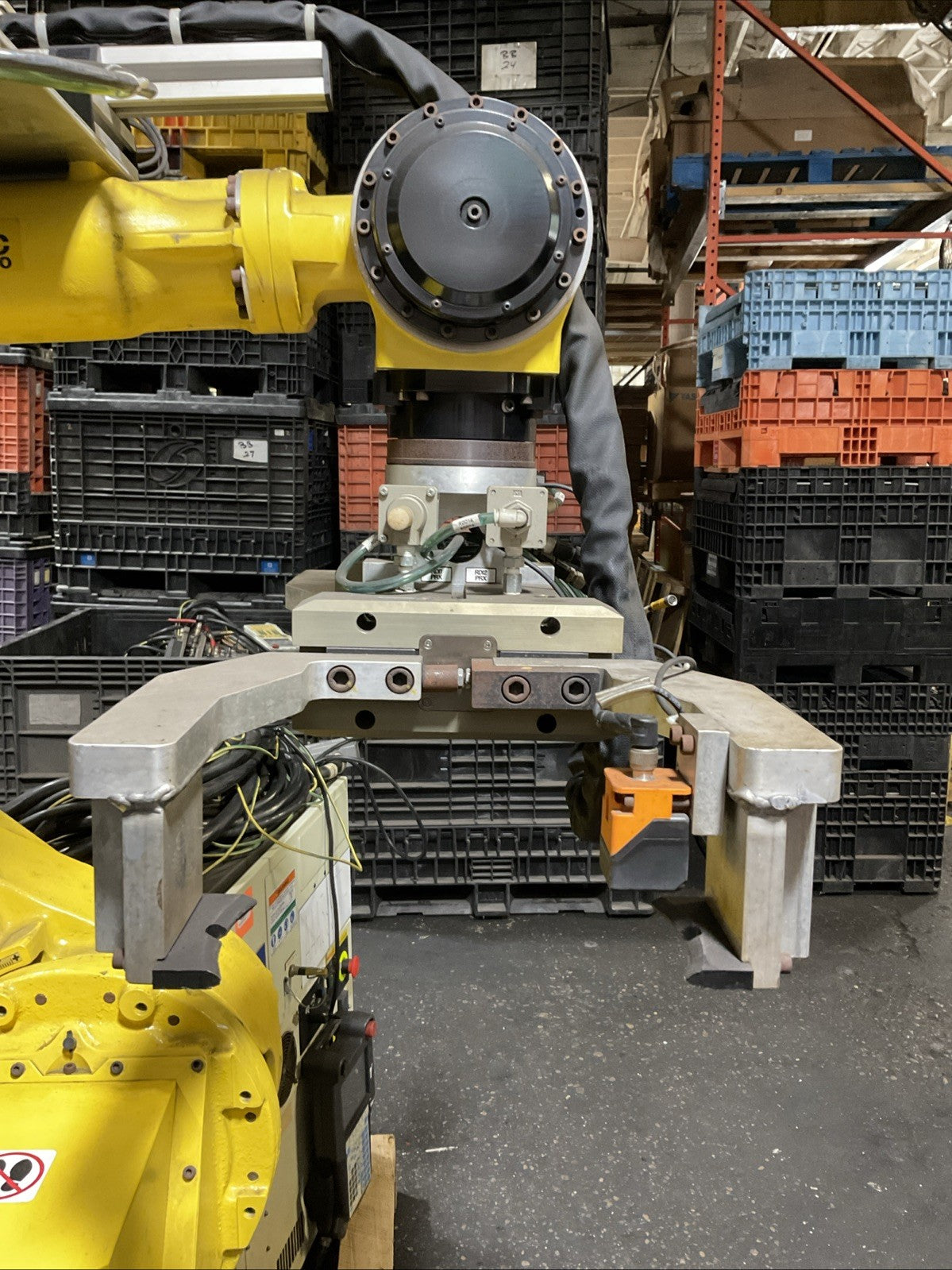 FANUC ROBOT M-710iC 70 R-30iB *28,226.0 HOURS* A05B-2610-B222 A05B-2255-C101#EMH
