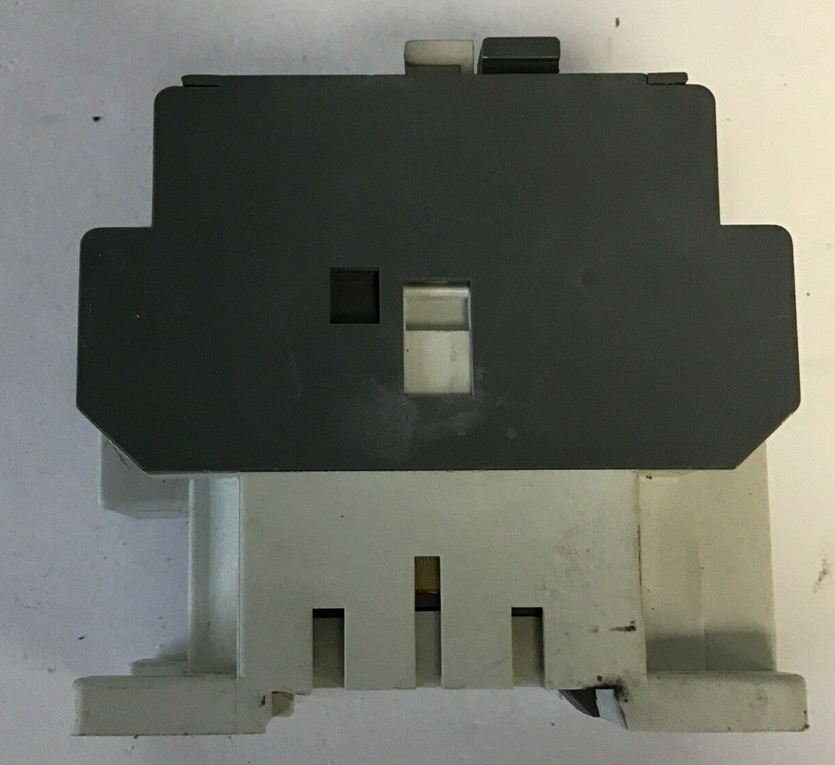 ABB A9-30-01 CONTACTOR 26A 1000VAC 7.5HP ***LOTOF5***