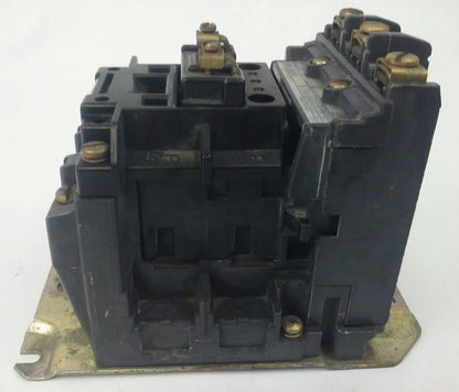 ALLEN BRADLEY 500FL-AOD93 SER.B STARTER, 18A,600V,120V COIL, 5HP, CONTACTS GREAT
