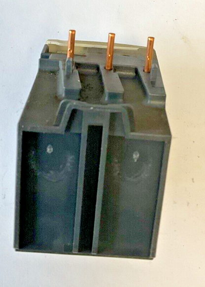 TELEMECANIQUE LRD 08 CONTACTOR 2.5-4A 690V 50/60HZ ***LOTOF3***