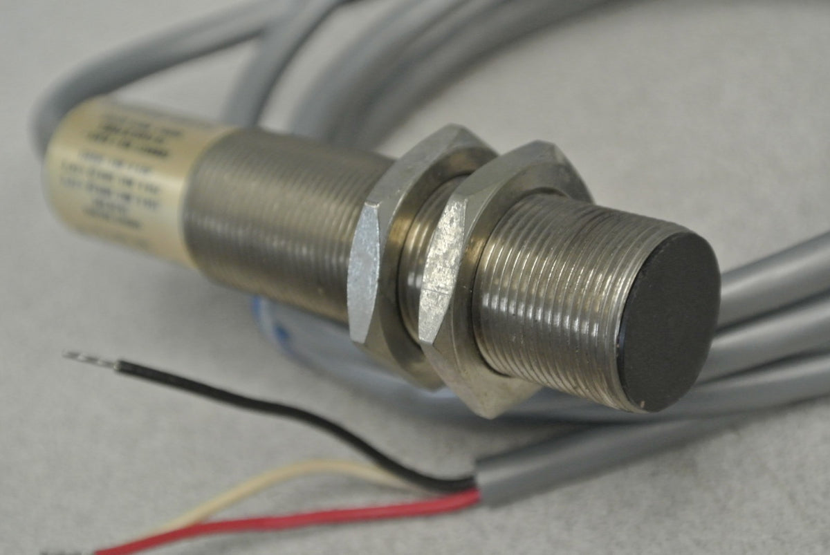 ALLEN-BRADLEY 871C-A5A18 CYLINDRICAL INDUCTIVE PROXIMITY SWITCH / 10-30VDC 18mm
