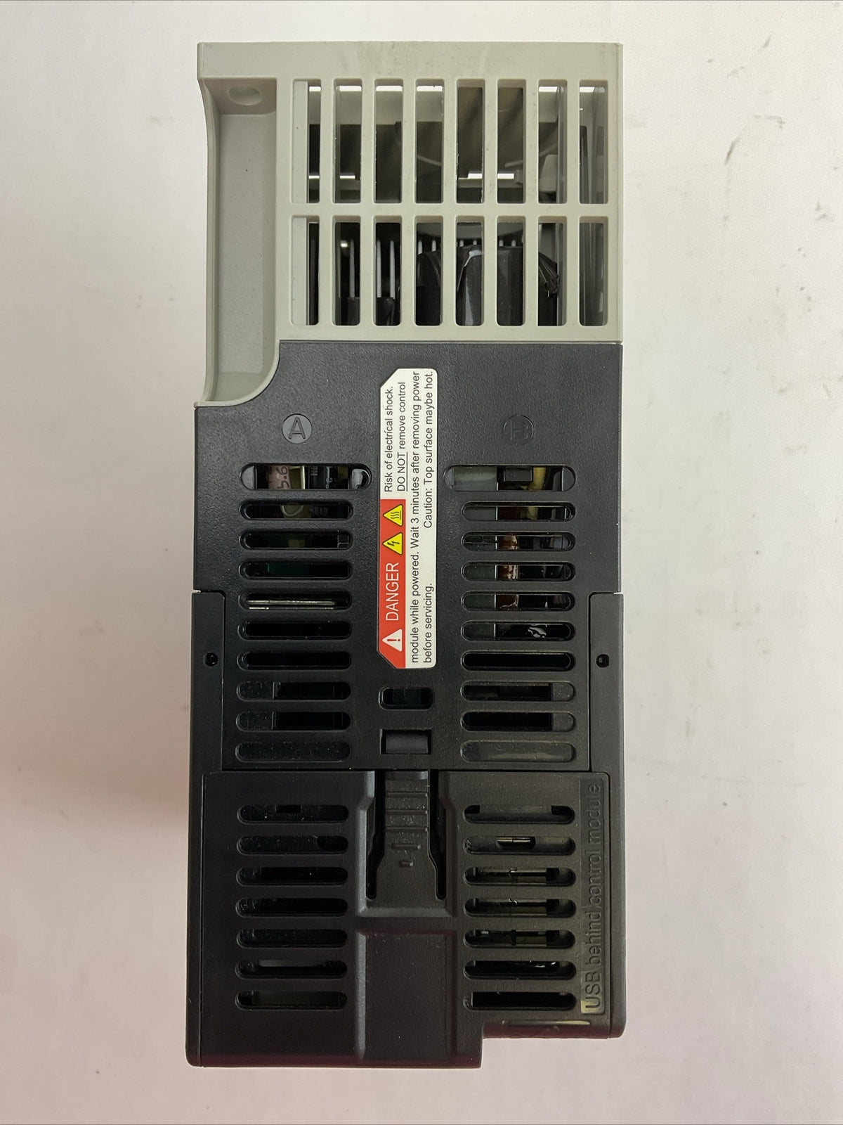ALLEN BRADLEY 25B-D1P4N114 AC DRIVE FRN 5.001 OUTPUT 0-460VAC SER A