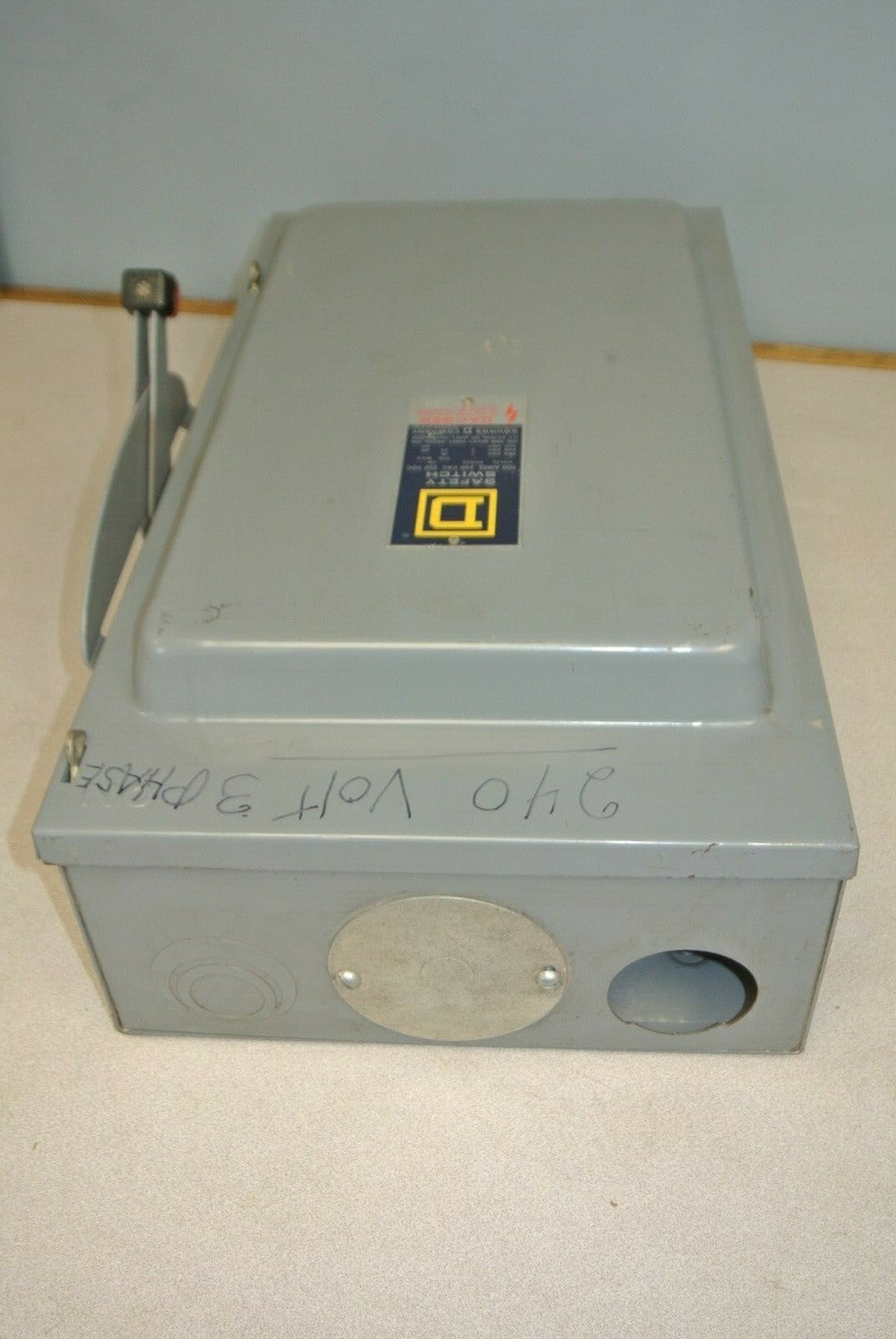 SQUARE D H224N FUSIBLE SAFETY SWITCH / 240V / 200A / H-224-N