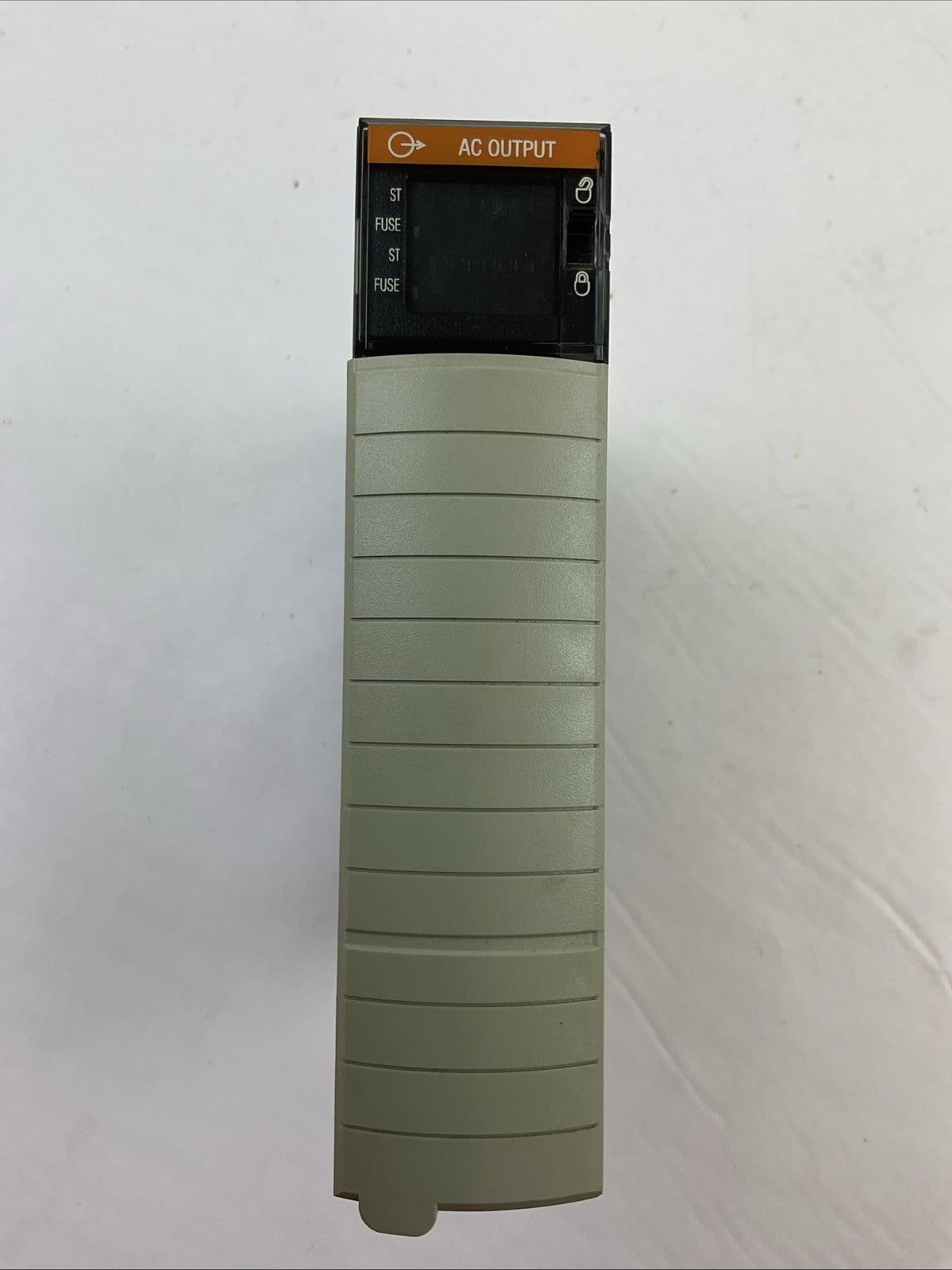 ALLEN BRADLEY 1769-OA16 SER A CAT REV G01 F/W REV 2.3 AC OUT 16PT 240 120/240VAC