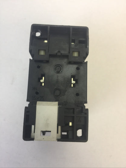 KLOCKNER MOELLER STARTER DIL 0M CONTACTOR 3POLE 250VDC 35A 15HP COIL 240V 60HZ