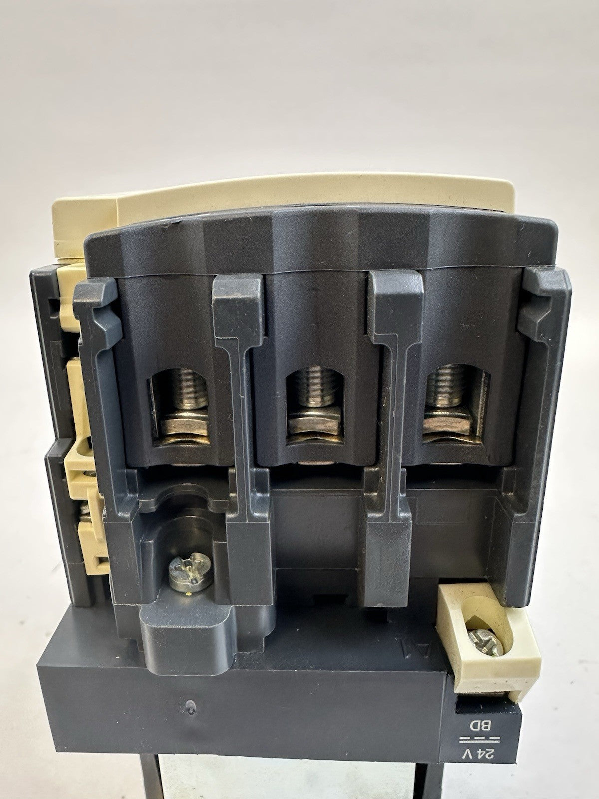 SCHNEIDER TELEMECANIQUE LC1 D65 CONTACTOR 80A 3P 24V DC COIL LP1D6511 50HP