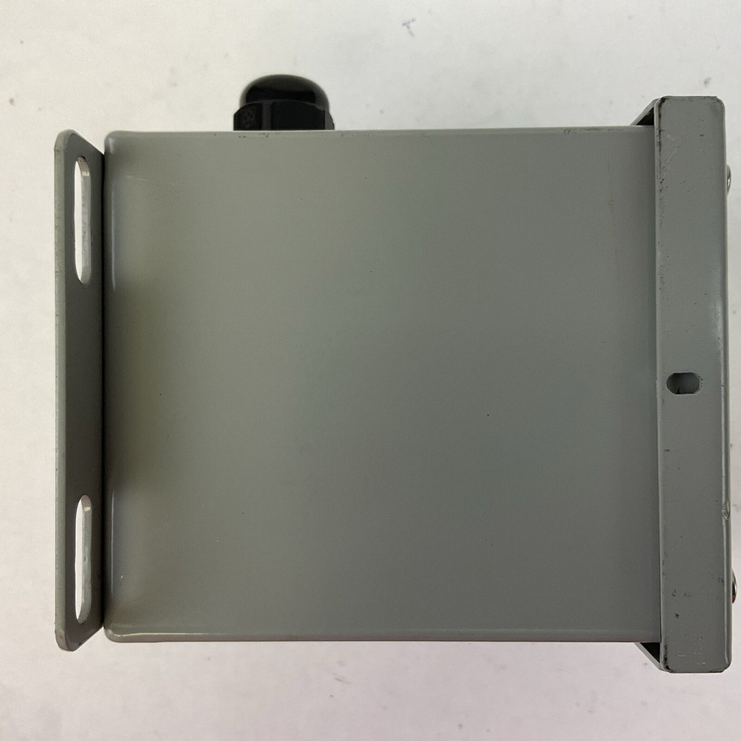 SCE SCE-1PBX ENCLOSURE TYPE 12, 4 IDEC ABD110N-Y PUSH BUTTON