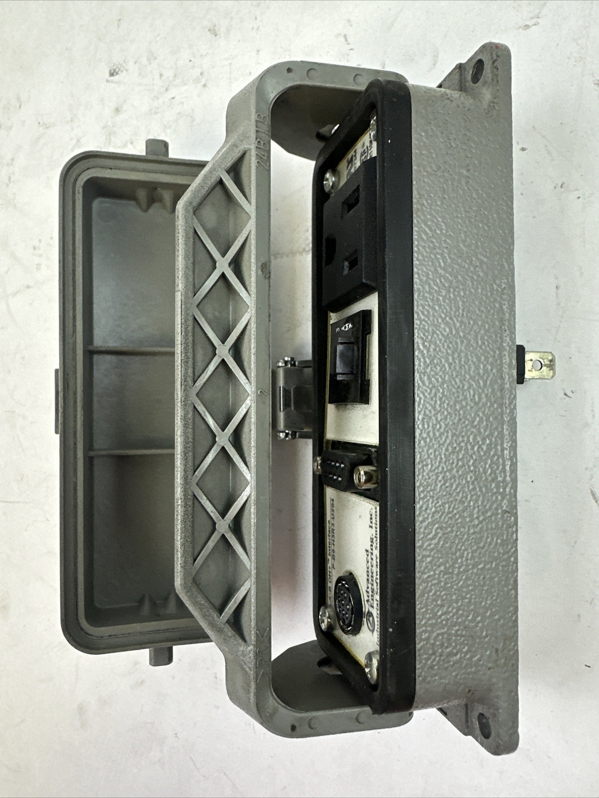 ADVANCED ENGINEERING P-B9-H3R3-U204 A-B DH+ INTERFACE 120VAC 3A