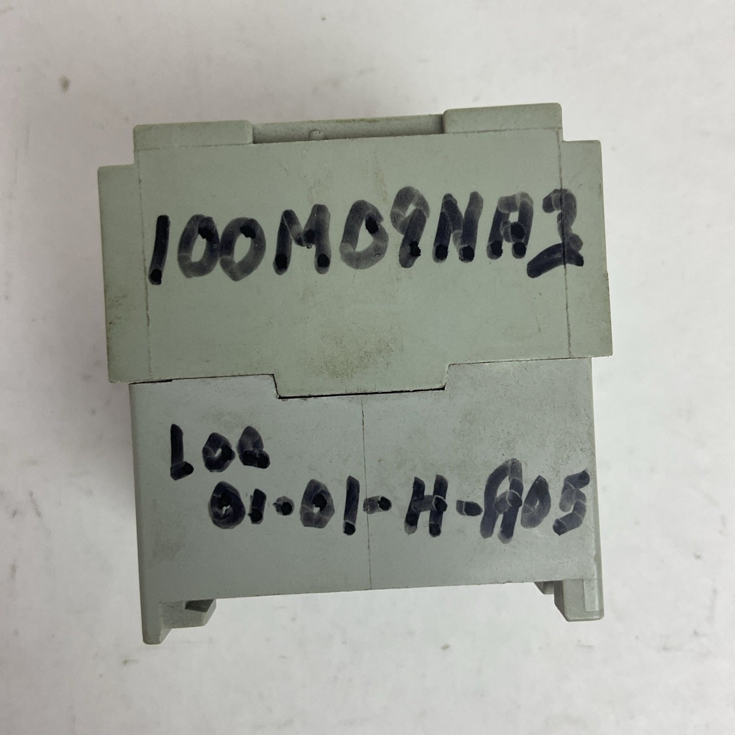 ALLEN BRADLEY 100-MO9N*3 SER A 600VAC 12A 3PH 5HP CONTACTOR 230-240V 60HZ COIL