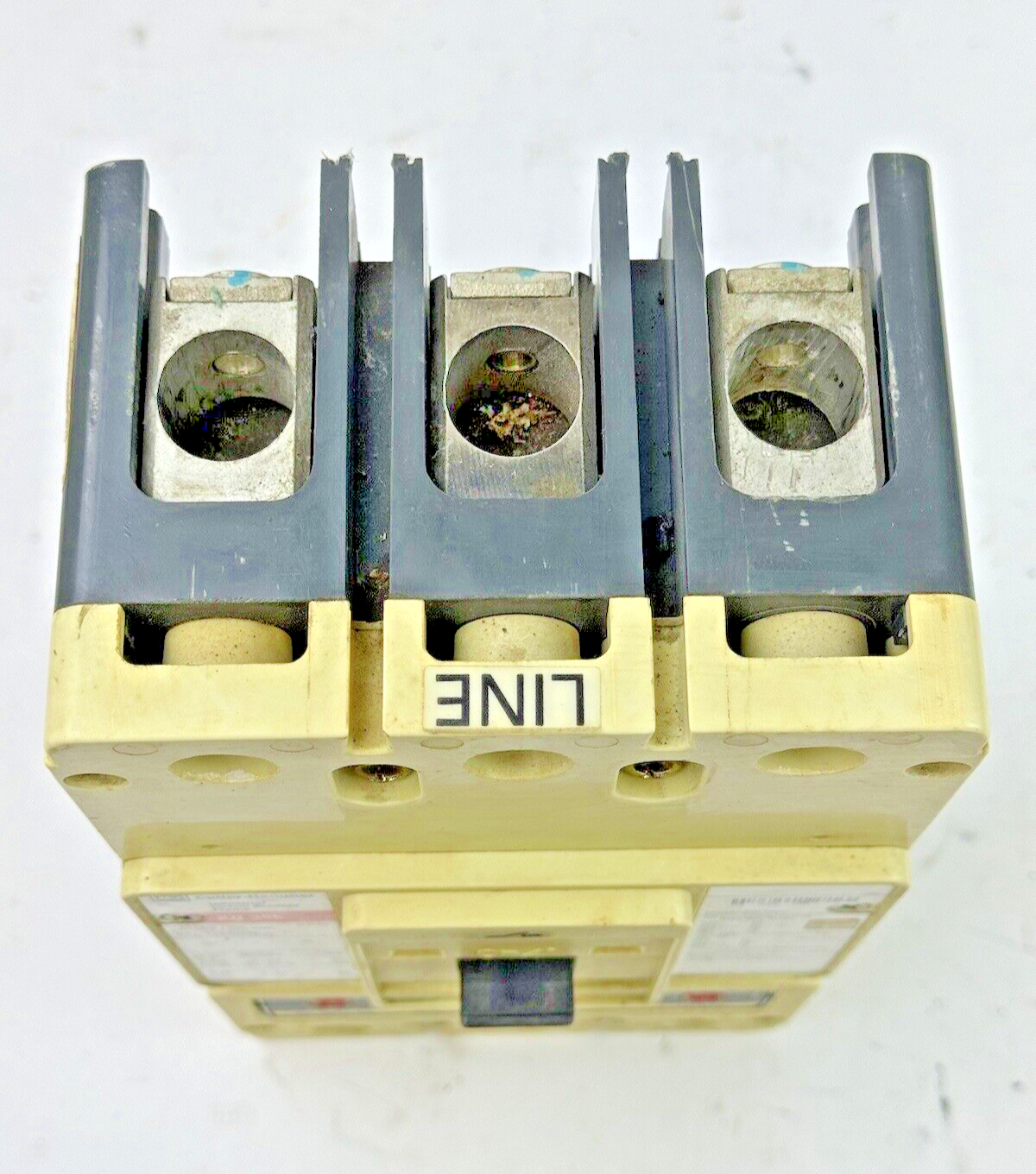 CUTLER-HAMMER - KD3400F - 400A, 3POLE, 600VAC, 250VDC W/ KT3300T 300A TRIP UNIT