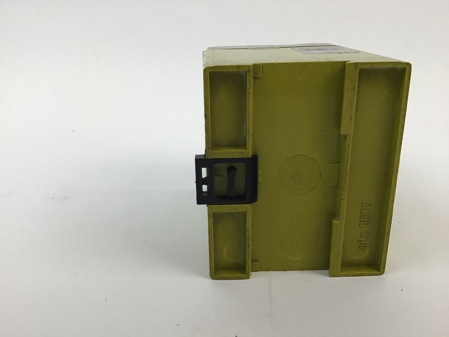 PILZ PNOZ8 SAFETY RELAY 120VAC 6VA 50-60Hz