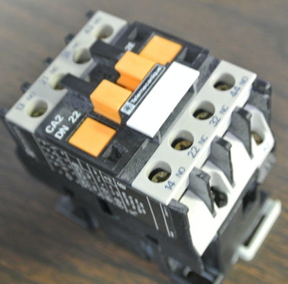 TELEMECANIQUE CA2DN22F6 CONTROL RELAY - 600VAC - 575V, 60Hz COIL - NEW SURPLUS