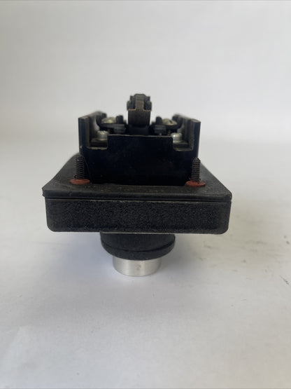REES 3924 CONTROL PUSHBUTTON SWITCH OPEN CLOSE