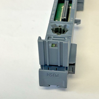 SIEMENS 6ES7 193-6BP20-0BA0 DIGITAL BASE MODULE ***LOTOF10****