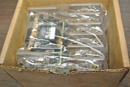CLARK 5U8-76 / RELAY BUL. 7305 TYPE PM / 8 N.O. / 110-120V COIL / NEW SURPLUS