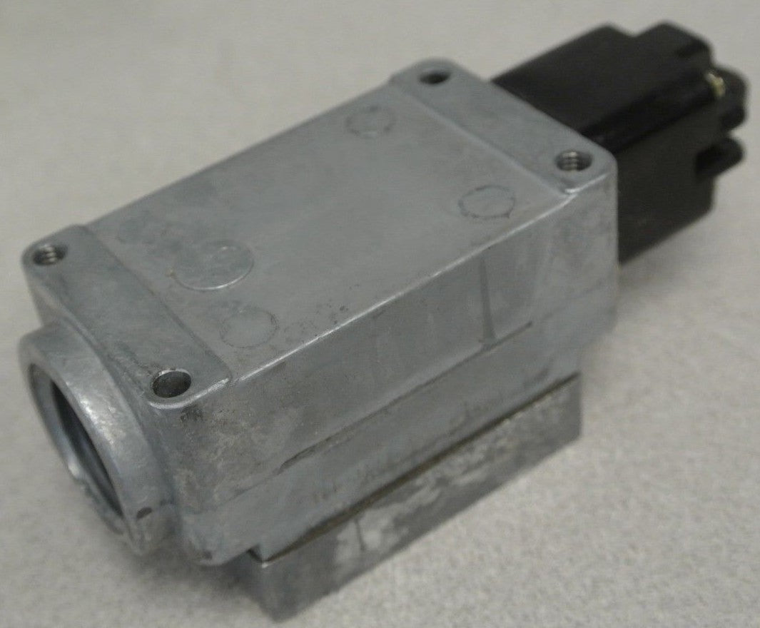 GENERAL ELECTRIC CR9440K1M1 TRACK-PUSH LIMIT SWITCH 10A, 600V - NEW SURPLUS