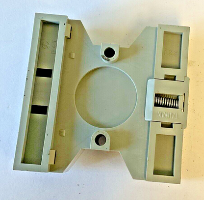IDEC SR3P-06 RELAY SOCKET BASE 10A 300V ***LOTOF5***