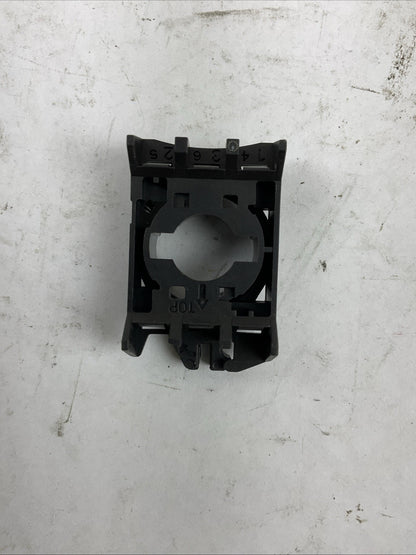 ALLEN BRADLEY 800E-3DL3 FULL VOLTAGE MODULE WITH LATCH (LOT OF 7)