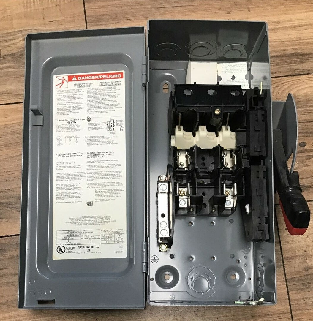 SQUARE D H221N SER. F05 SAFETY SWITCH 240VAC/250VDC 30A TYPE1 FUSIBLE