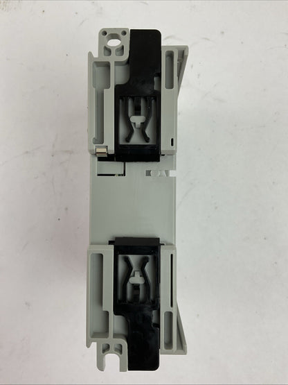 ALLEN BRADLEY 1769-OW8 SER B REV 3 F/W REV 3.1 8PT 5-265VAC 5-125VDC FORM A RELA