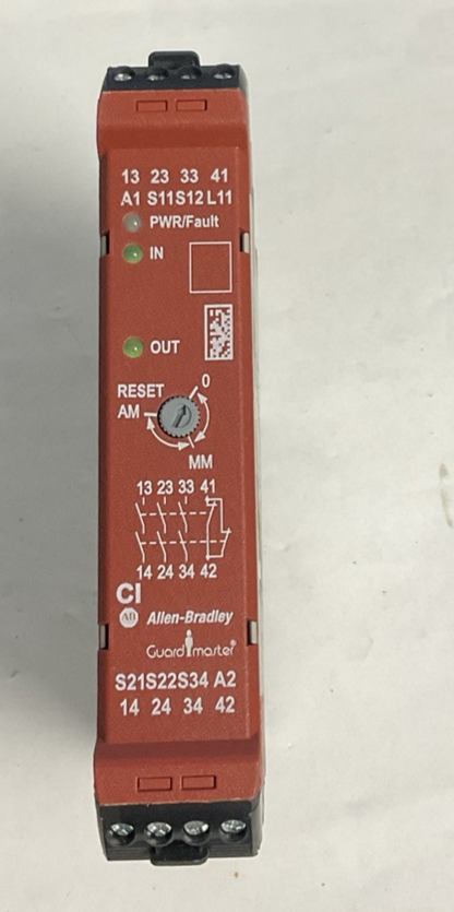 ALLEN BRADLEY 440R-S16R2 SAFETY RELAY SER.A 24VDC 3.5W FW:2.01