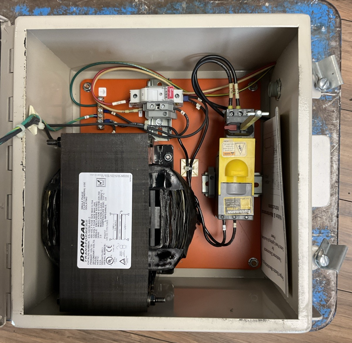 DONGAN TDL12-230Y SINGLE PHASE LIGHTING DISCONNECT TRANSFORMER 2KVA PRI 480V SEC
