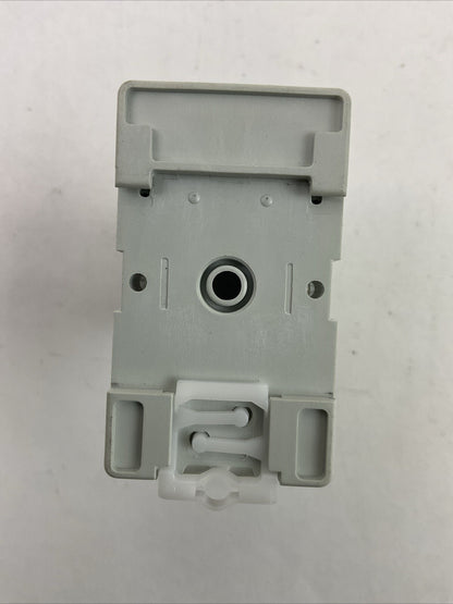 ALLEN BRADLEY 700-HN100 SER D RELAY SOCKET 700-HA32Z24 RELAY 24VDC 10A