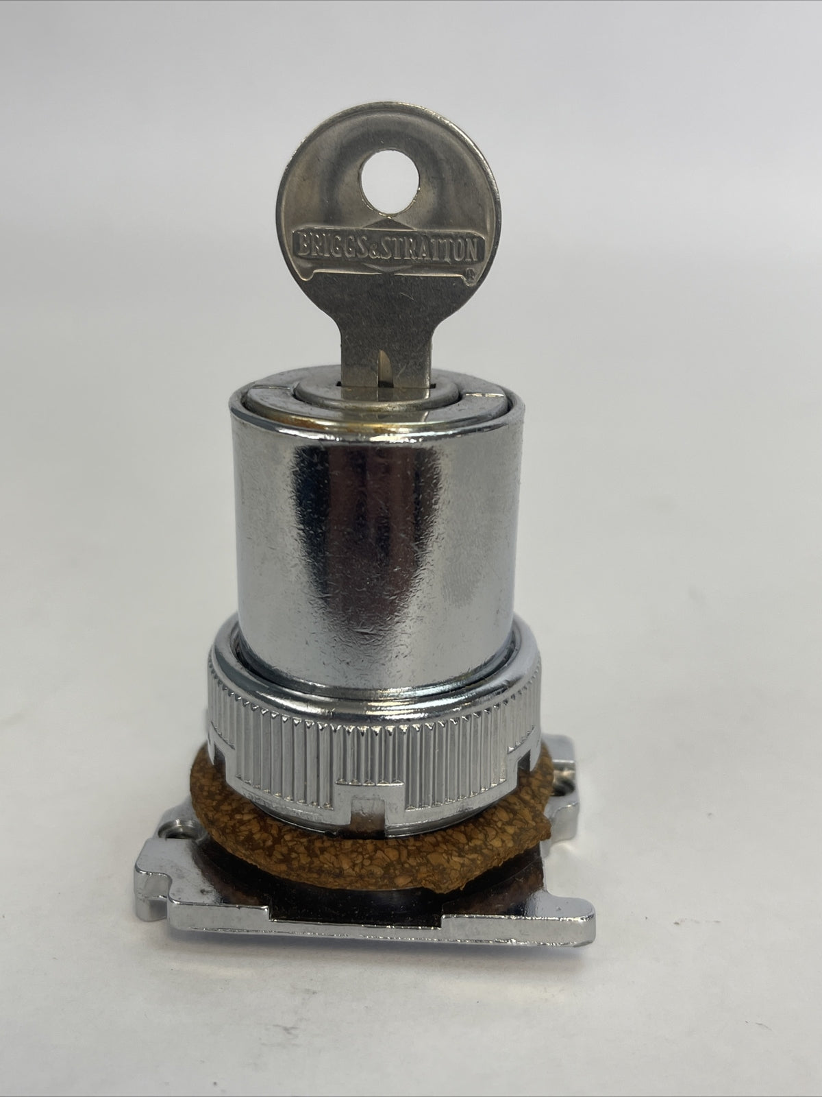 CUTLER HAMMER 10250T15334 SELECTOR SWITCH KEY OPER. NEMA 3-13 3 POS.SPR. RET.
