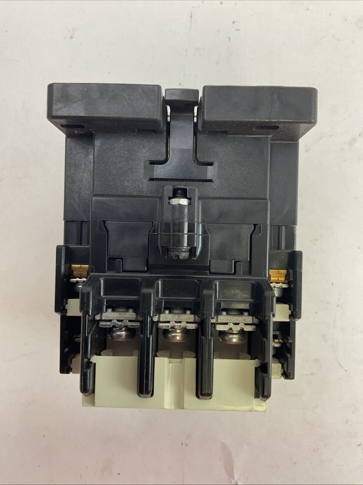 FUJI SC-N1 SC25BAA CONTACTOR 3NC0T 600VAC 3PH 25HP COIL 220-240V 60HZ