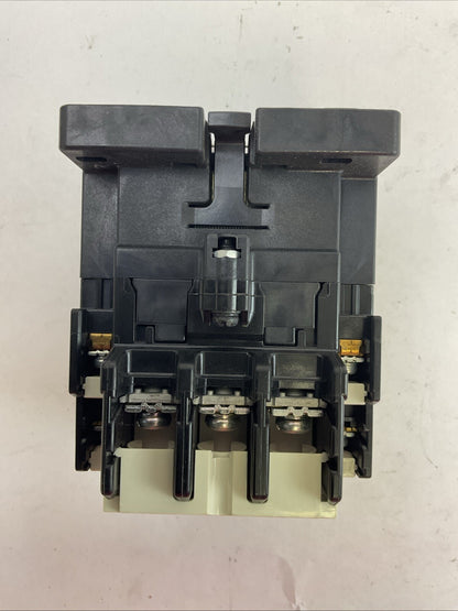 FUJI SC-N1 SC25BAA CONTACTOR 3NC0T 600VAC 3PH 25HP COIL 220-240V 60HZ