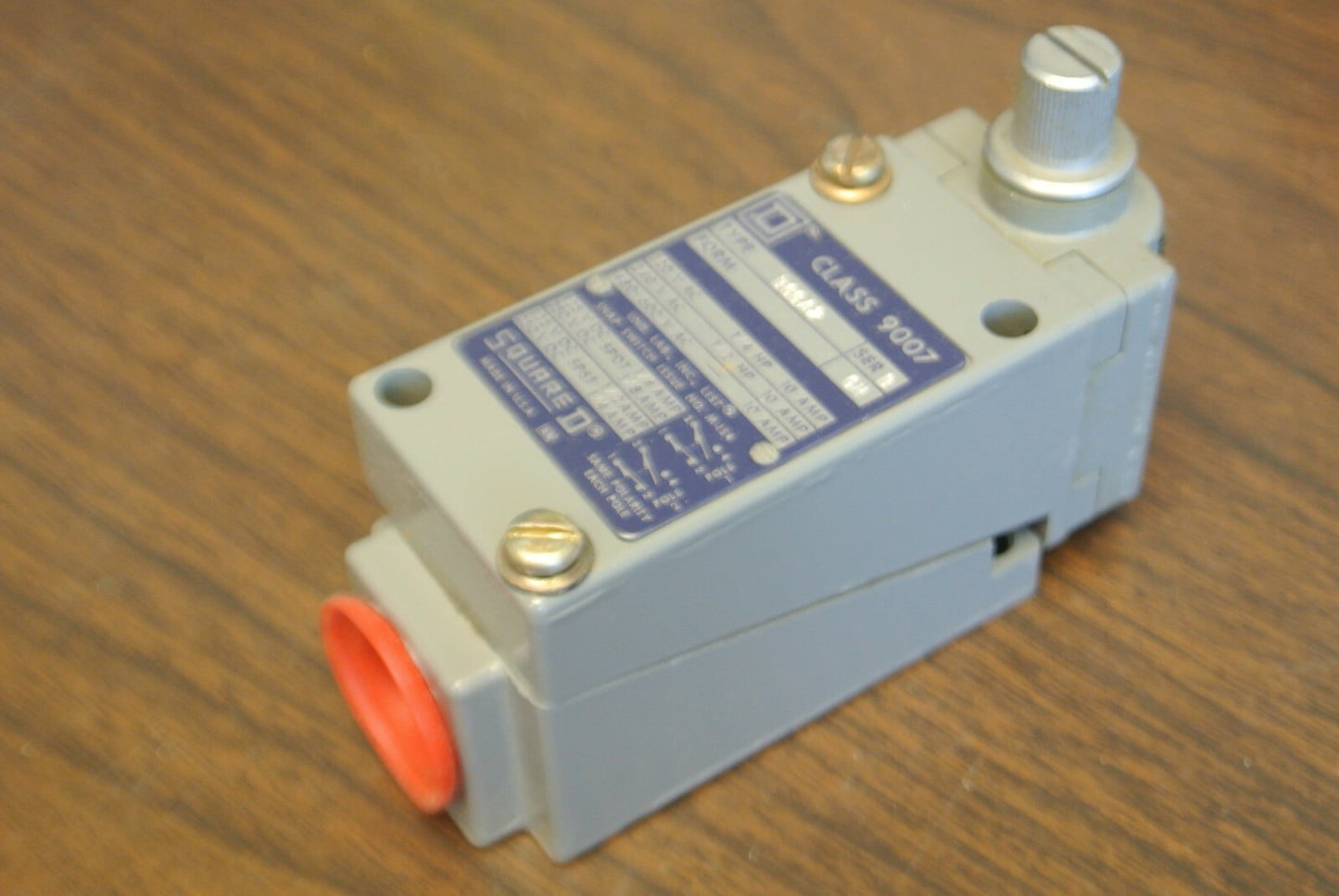 SQUARE D 9007 B66A2 LIMIT SWITCH / SNAP SWITCH / 120-600V / NEW SURPLUS