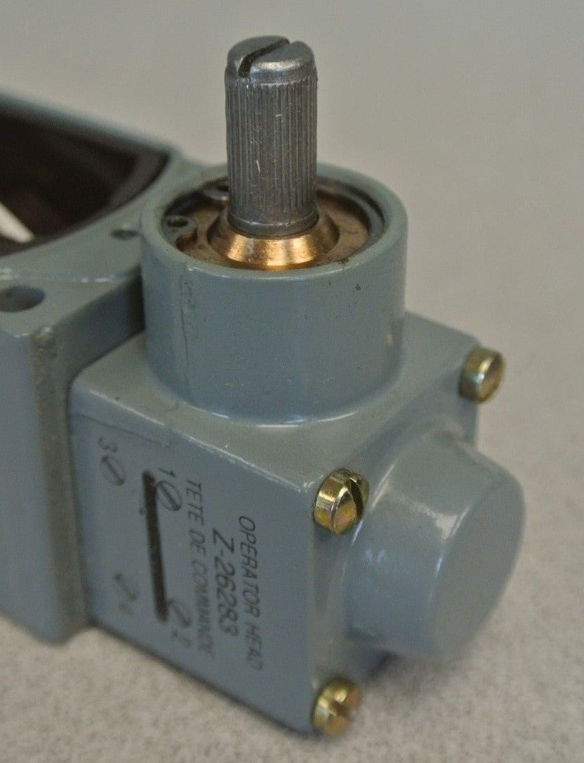 ALLEN-BRADLEY 802T-AMJ1 OILTIGHT LIMIT SWITCH / LEVER TYPE / MAINT / NEW SURPLUS