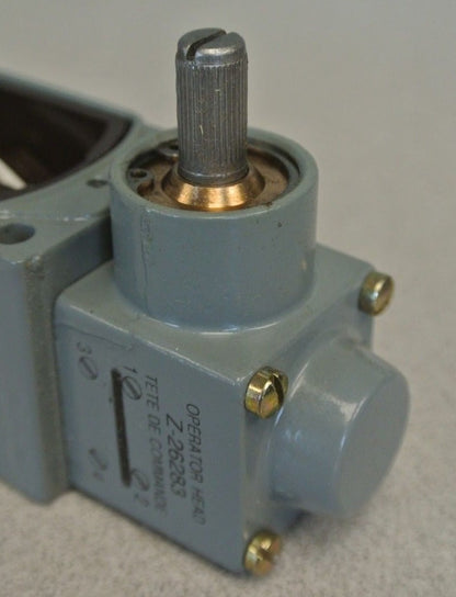ALLEN-BRADLEY 802T-AMJ1 OILTIGHT LIMIT SWITCH / LEVER TYPE / MAINT / NEW SURPLUS