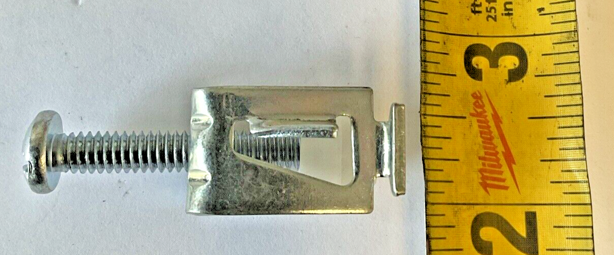 ALLEN BRADLEY 2711P-RTMC MOUNTING CLIPS PANELVIEW ***LOTOF8***