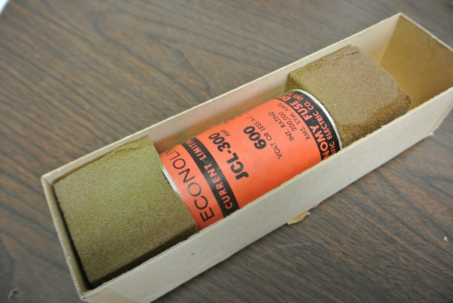 ECONOMY / FEDERAL PACIFIC ELECTRIC / JCL-300 FUSE / 300A / 600V / NEW SURPLUS
