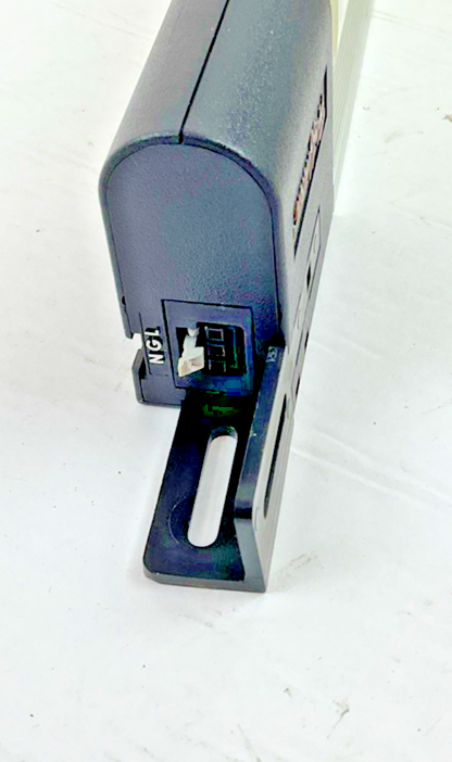 HOFFMAN LF120V15 INDUSTRIAL PANEL LIGHT 115VAC .13A 50/60HZ ***LOTOF2***