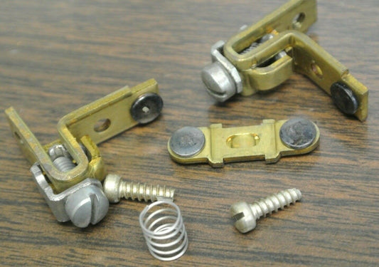 GENERAL ELECTRIC CR55-152313G6 CONTACTS SET / 1 POLE / NEW SURPLUS / 55-152313G6