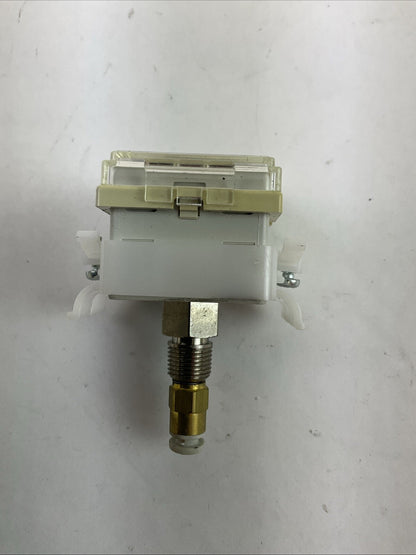 SMC ISE30A-01-C PRESSURE SWITCH 12-24VDC