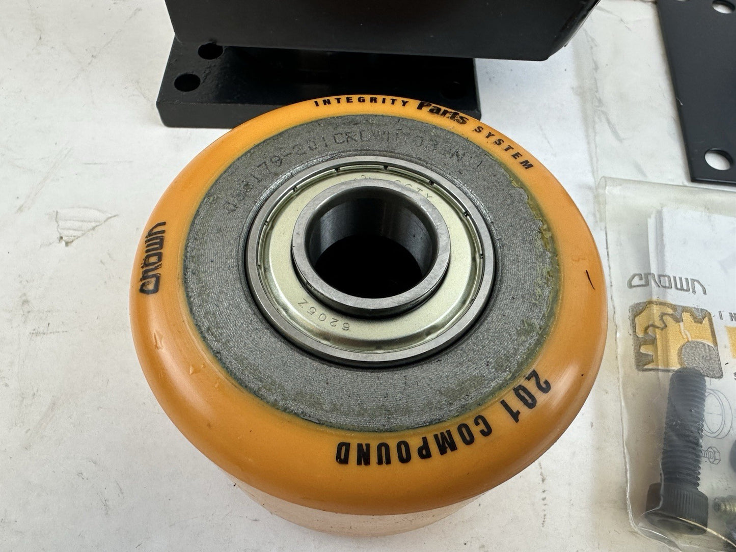CROWN 133109-001-0S FORKLIFT CASTER KIT