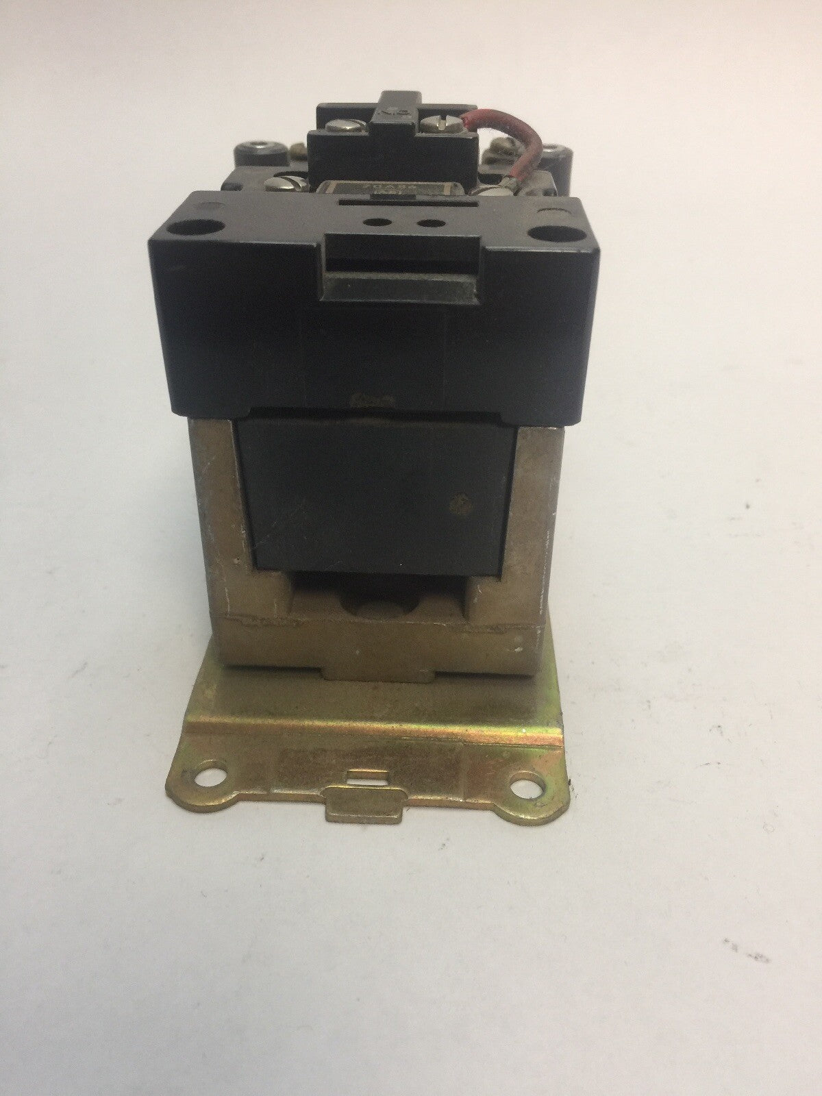 ALLEN BRADLEY X233635 CONTACTOR 600VAC 18AMP SER K SIZE 0 70A81 COIL 600V 60HZ