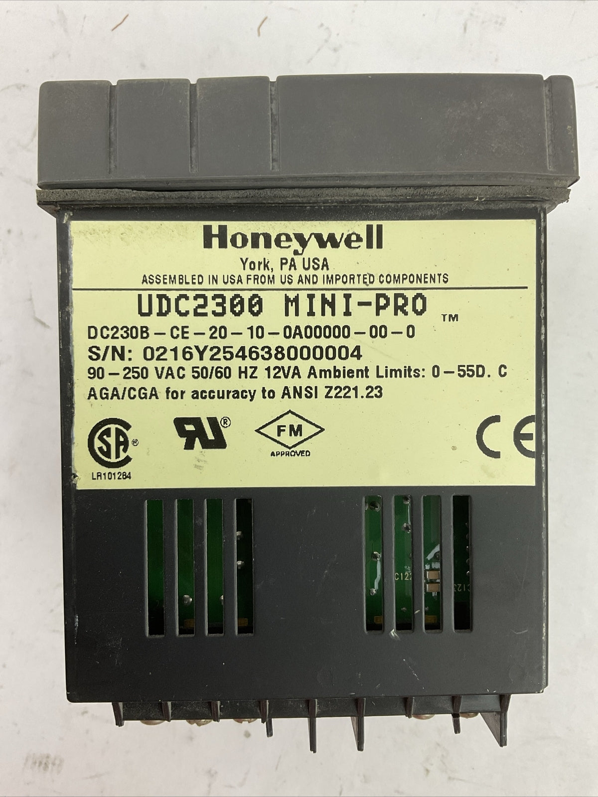 HONEYWELL DC230B-CE-20-10-0A00000-00-0 TEMPERATURE / PROCESS CONTTROL 90-250VAC