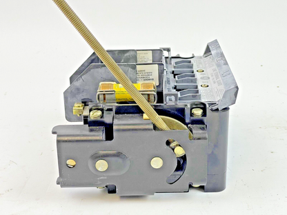 ALLEN BRADLEY - 1494V-DS30 SER. A - LINE TERMINAL GUARD W/ 3 BUSS LPJ-20SP FUSES