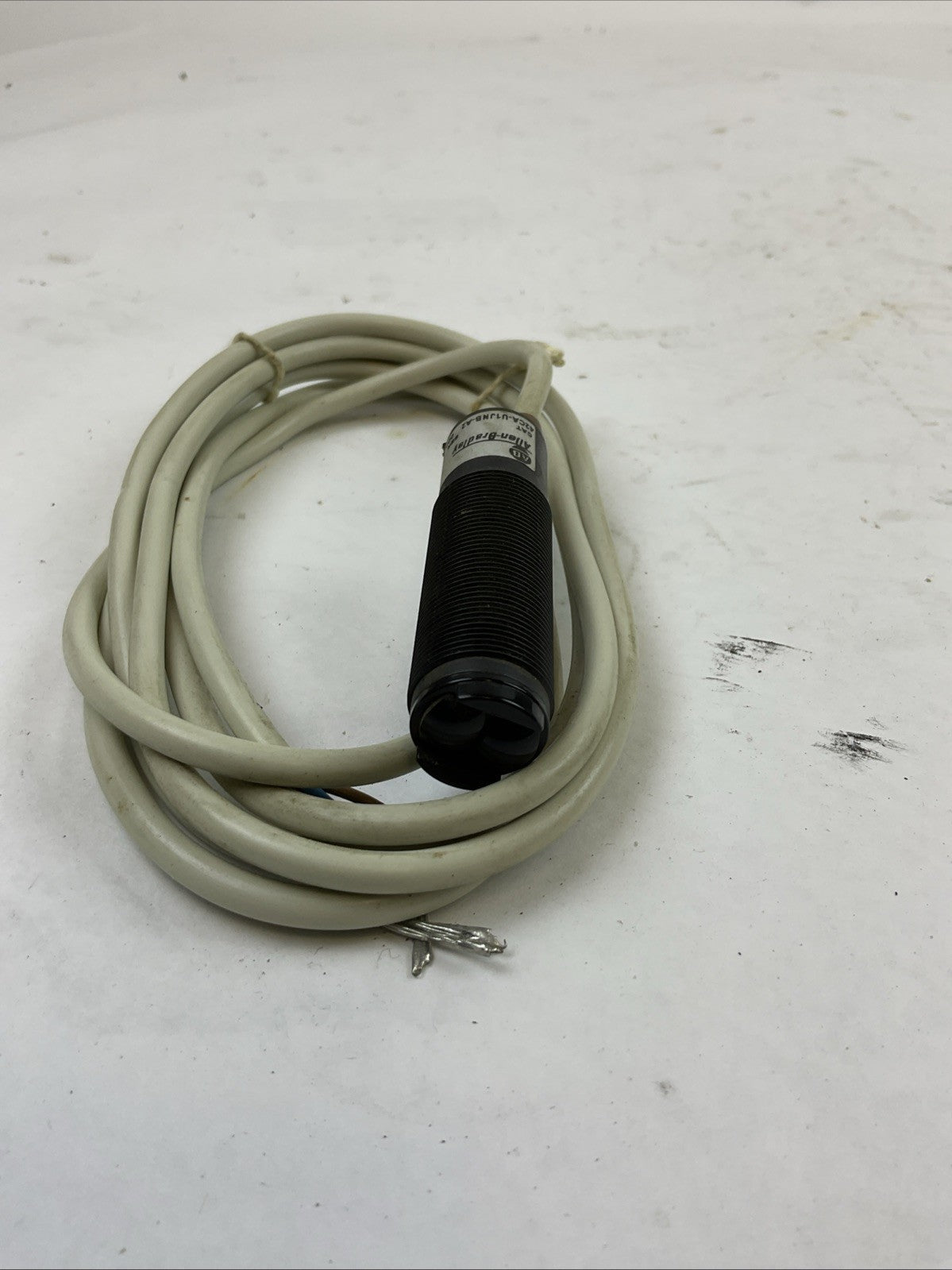 ALLEN BRADLEY 42CA-U1JNB-A2 SER A 10-30VDC PHOTOELECTRIC SENSOR