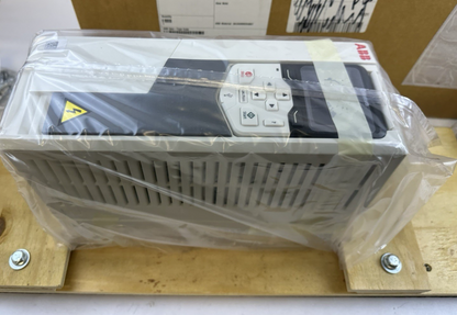 ABB ACS580-01-04A8-4 VFD VARIABLE FREQUENCY DRIVE 3HP 2.2KW 3PH 400-480VAC 4.8A