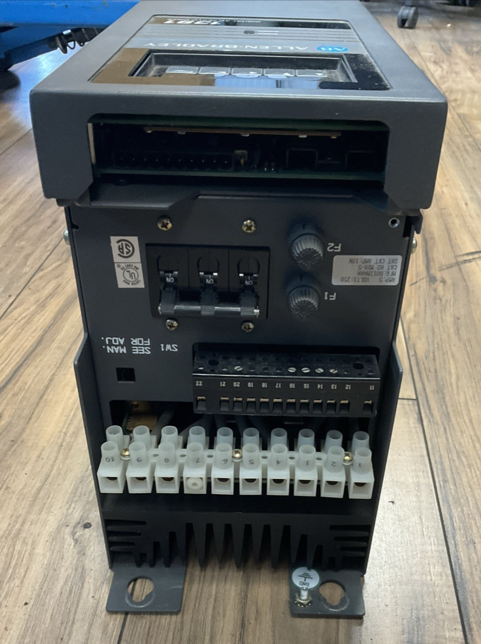 ALLEN BRADLEY 1391-DES45-DI BULLETIN 1391 AC SERVO CONTROLLER OUTPUT 210V 14KW
