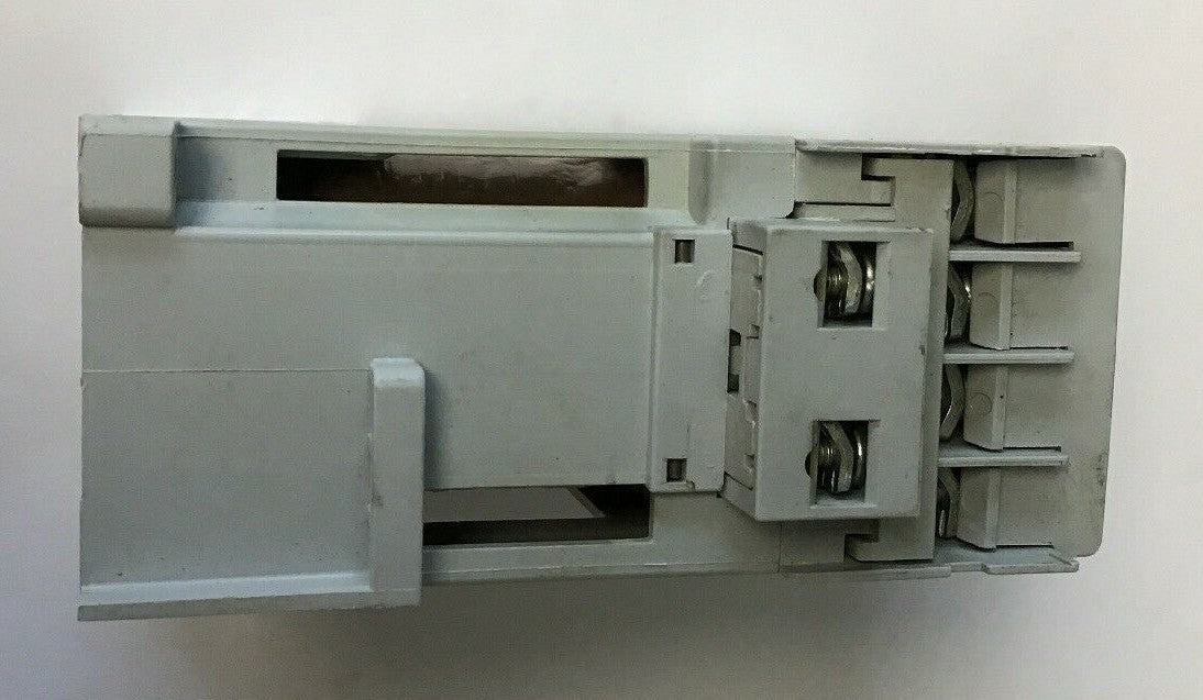 ALLEN BRADLEY 100-C12D*400 CONTACTOR SER,A 690V 32A 600VAC COIL 24VDC