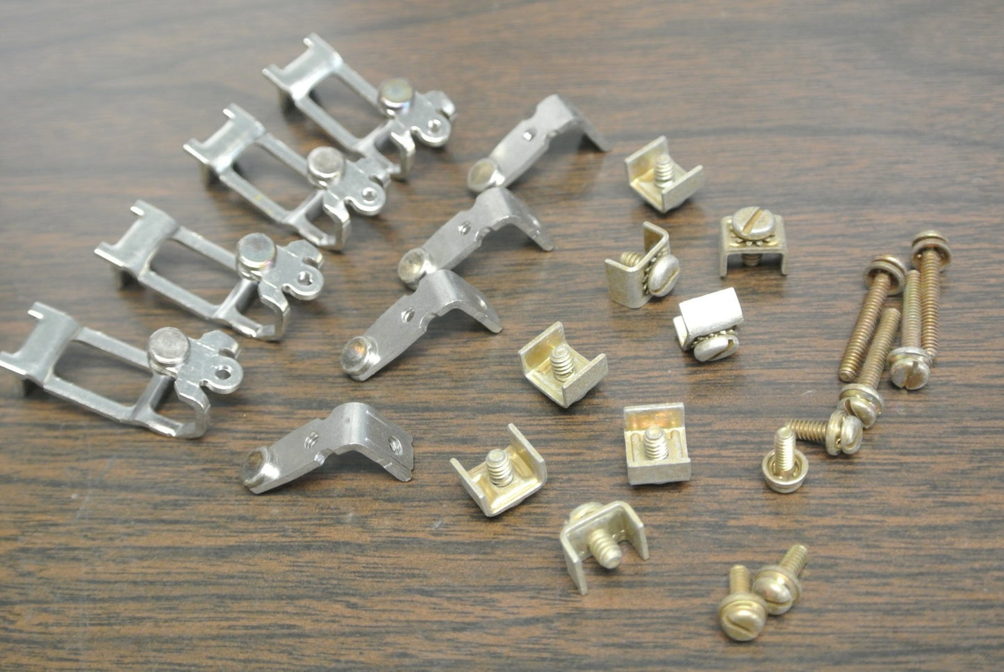 ALLEN-BRADLEY X-225906 4-POLE STATIONARY CONTACT KIT / TYPE BR / NEW SURPLUS