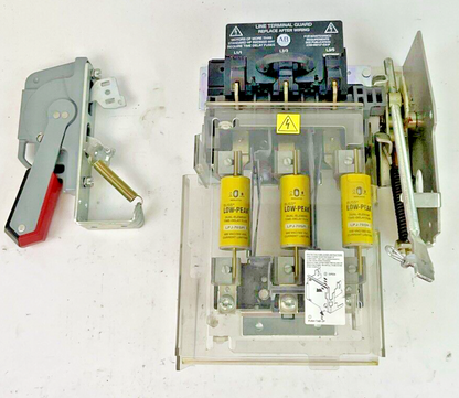 ALLEN BRADLEY 2100-IN012*-EN-P FUSIBLE DISCONNECT SWITCH 1494V-DS100/1494V-FS100