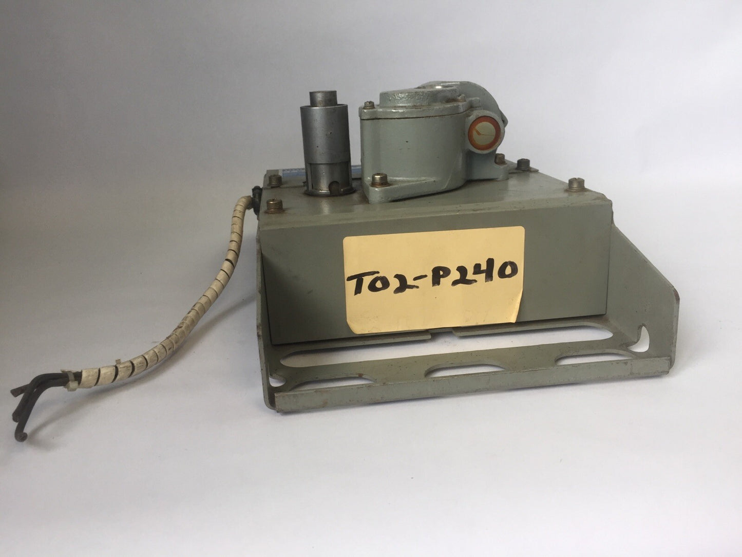 GOULD I-T-E TELEMAND T02-P240 240V 5A ELECTRICALLY OPERATED MECHANISM FOR MOLDED