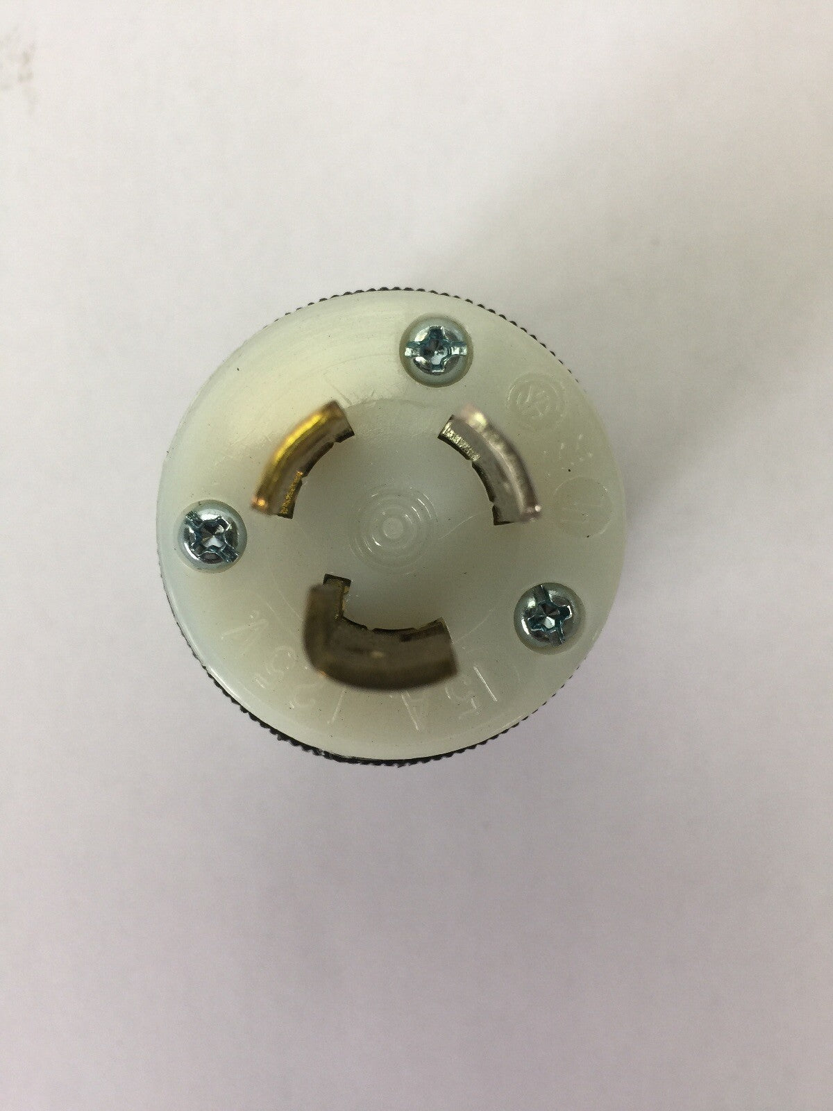 HUBBELL HBL4720C PLUG TWIST-LOCK INSULGRIP 2 POLE 15A 125V 3 WIRE GROUNDING